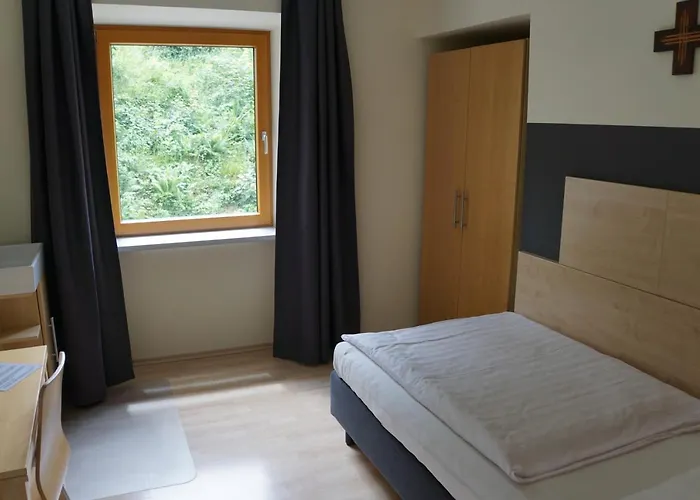 Hotel Kloster Neustadt 2*