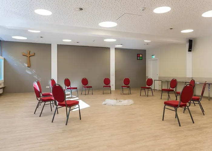 Hotel Kloster Neustadt 2*